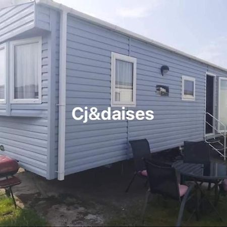 Cj & Daisies Holiday Home Prestatyn Luaran gambar