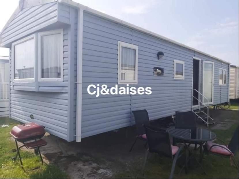 Cj & Daisies Holiday Home Prestatyn Luaran gambar
