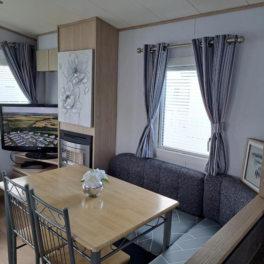 Cj & Daisies Holiday Home Prestatyn Luaran gambar